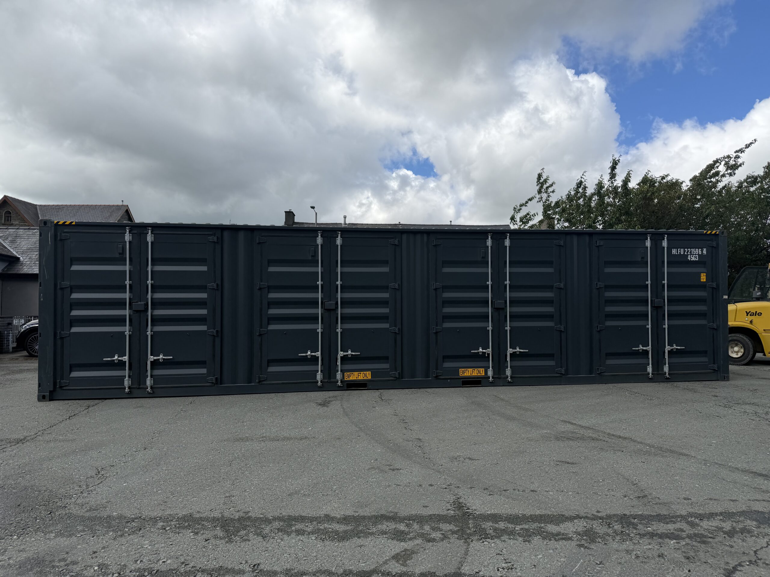 Lot:1001 40ft Shipping Container with side opening doors - Image 2